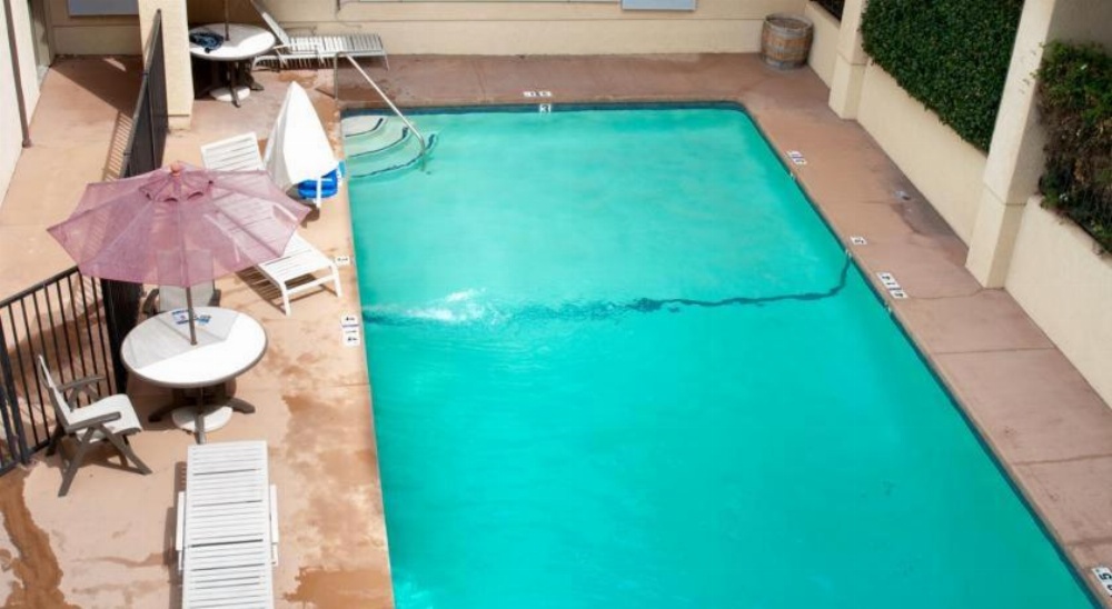 Lamplighter Inn & Suites Main image